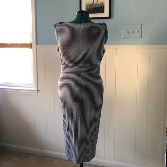 Lindy Bop Sabina Navy Gingham Pencil Dress - Picture 2 of 4